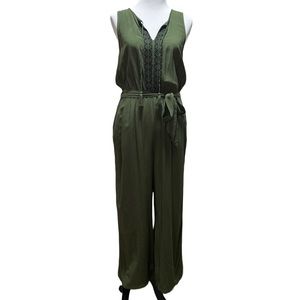 Old Navy Green with Black Detailing Jumpsuit/Romper B12